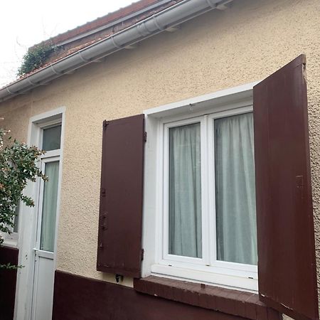 Appartement Cosy Tout Equipe Colombes  Luaran gambar